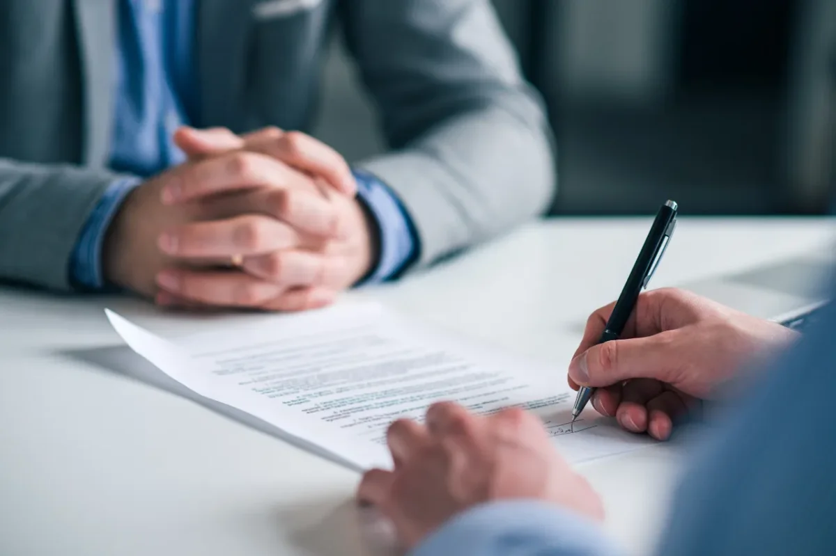Selling a Business in Queensland: What to Check in the Contract